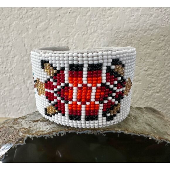 Handmade Beaded Cuff Bracelet – Turtle Design & Rainbow Stripes 🐢🌈 - Picture 2 of 8